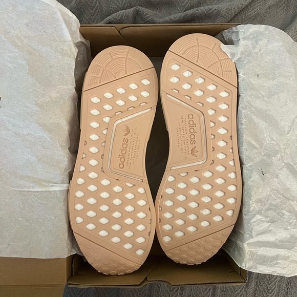 Adidas - Picture 3 of 3